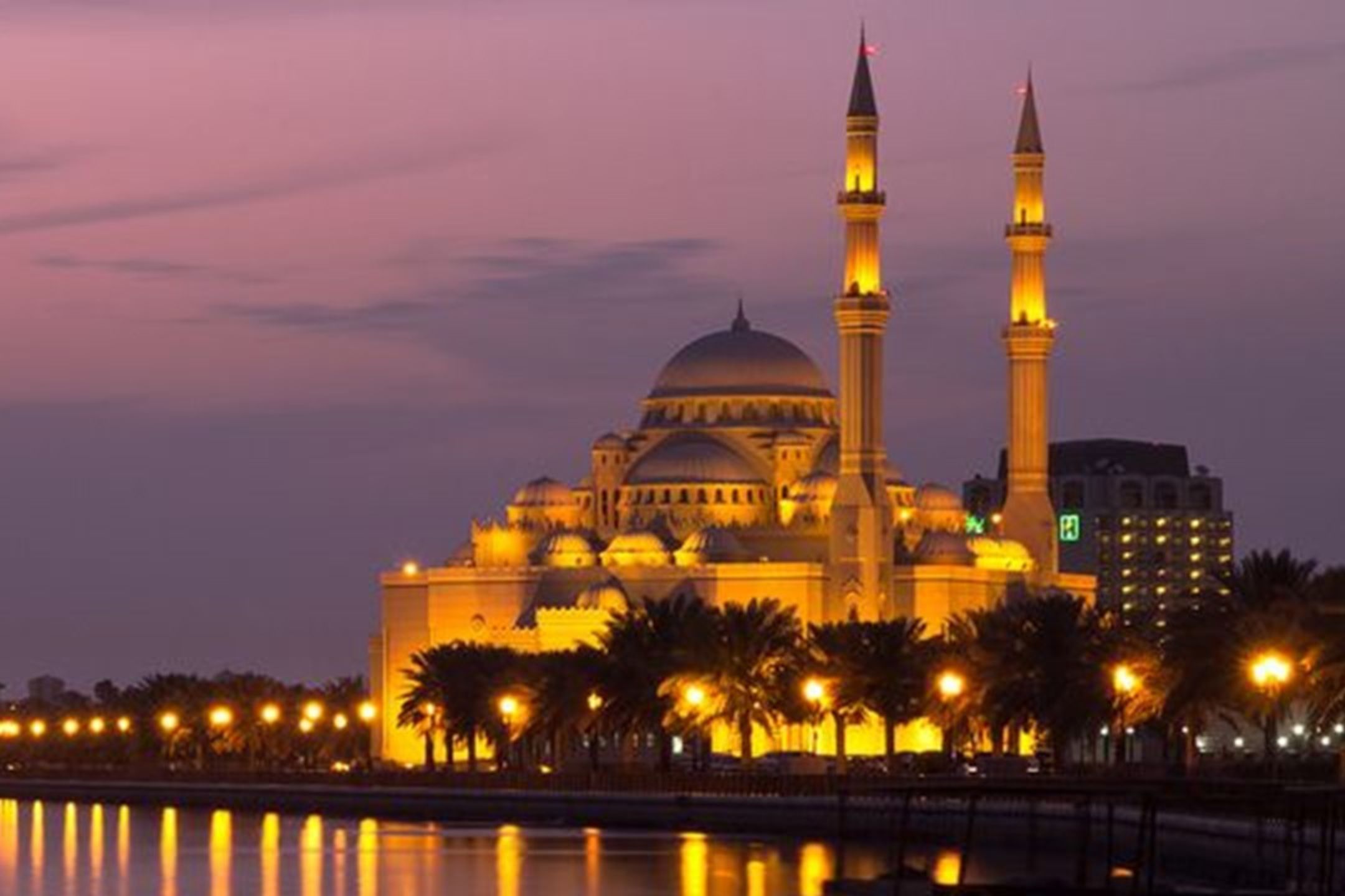 best-thing-to-do-in-Sharjah-visit-Al-Noor-Mosque